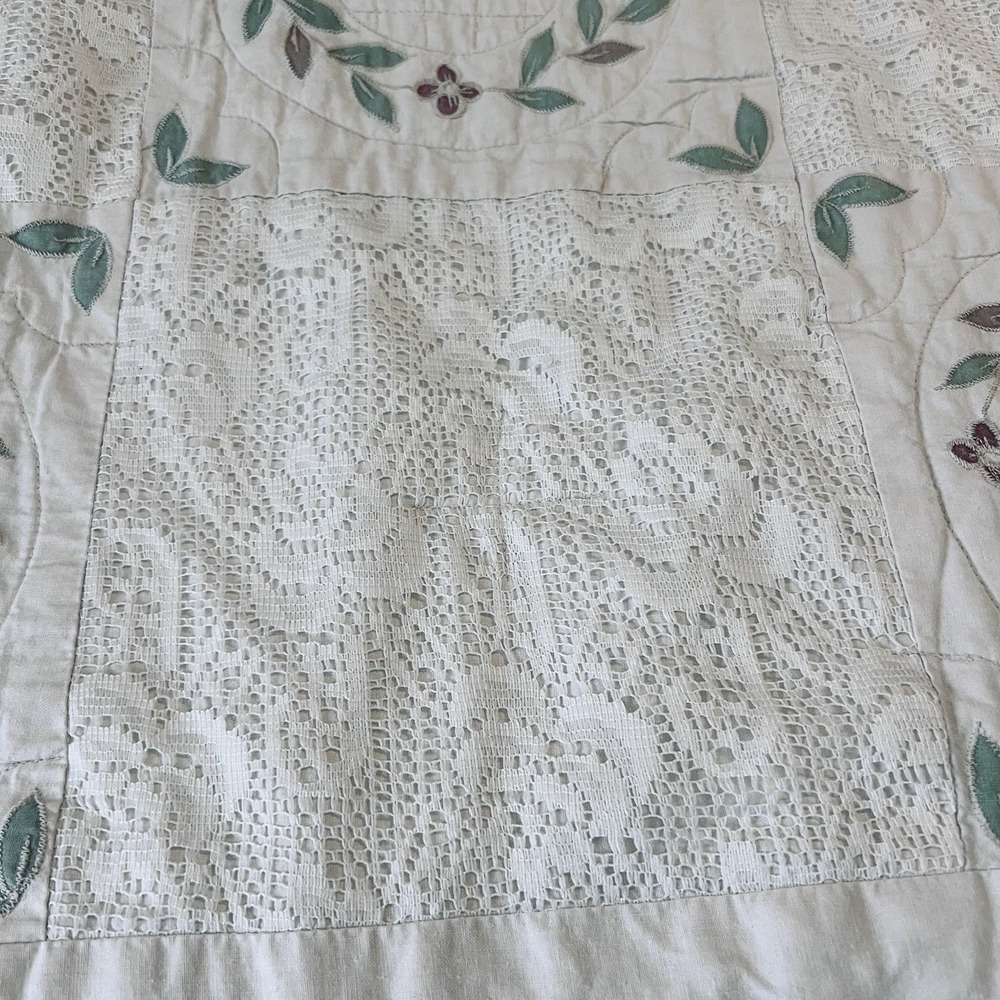 Vintage Quilt Embroidery Botanical Lace Flowers 81"x83" Set With 3 Pillow Covers - Picture 9 of 16